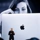Tim Cook cree que las empresas no deberían estar en el negocio de crear criptomonedas.